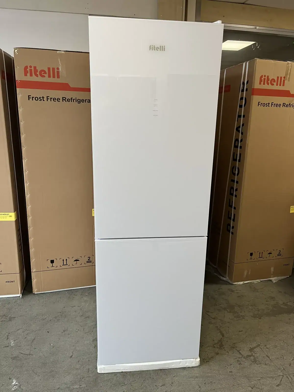 IMG_8782-scaled-1.webp Luxe Fitelli KV314GLWIT01 Koel-vriescombinatie-Glazen voorkant -No-frost-185cm hoog-60cm breed-kleur wit - Afbeelding 1